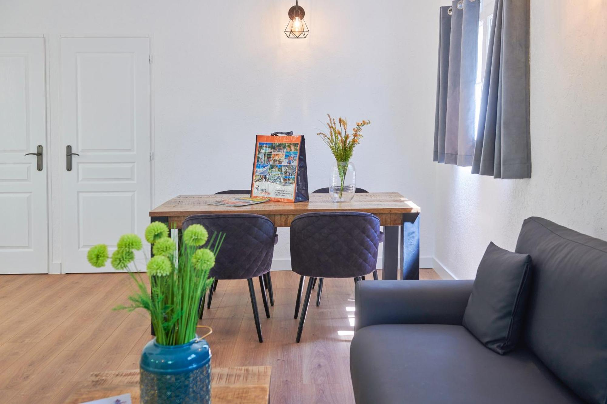Francecomfort - Village Des Cigales Mauroux  ภายนอก รูปภาพ